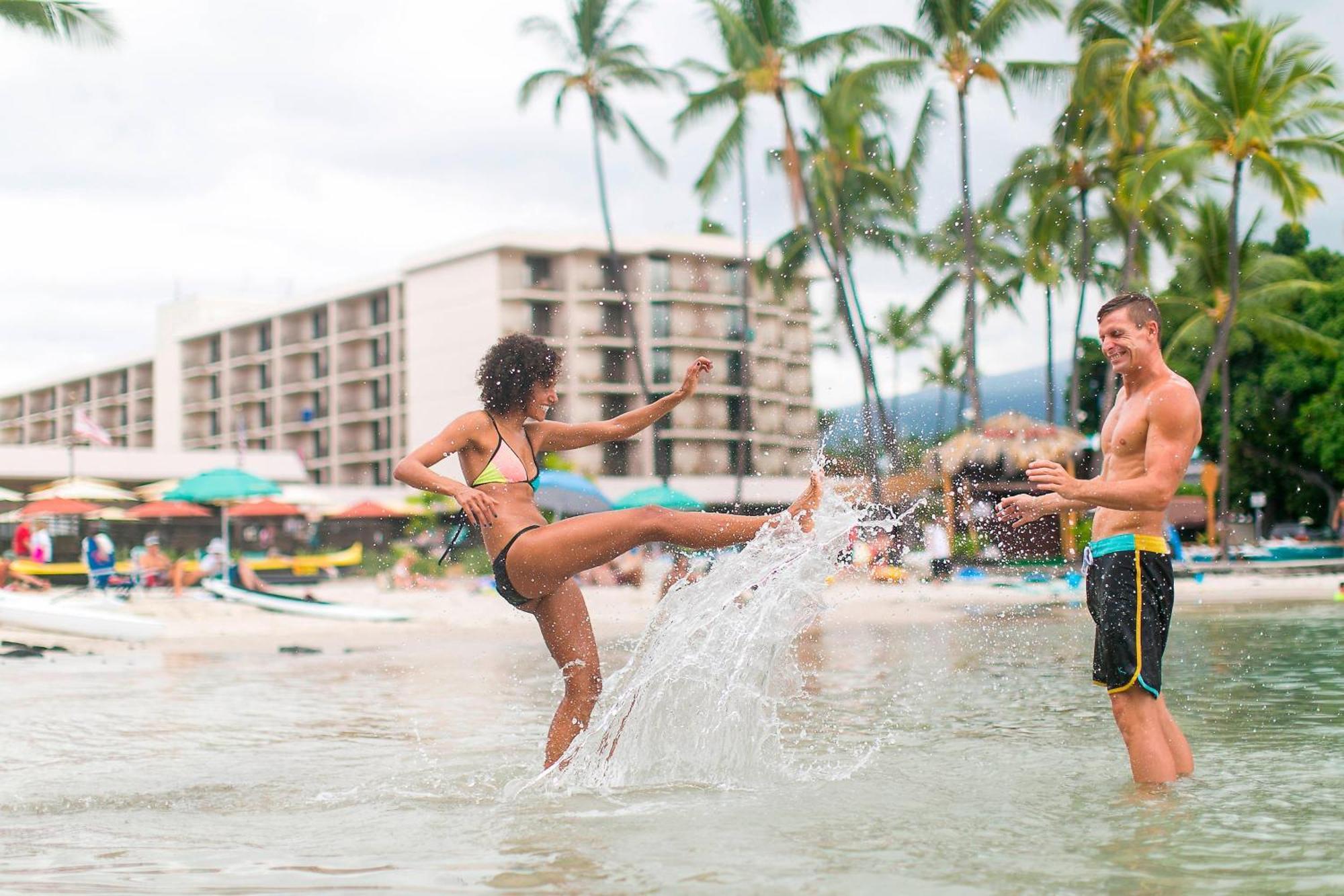 Courtyard By Marriott King Kamehameha'S Kona Beach Hotel Kailua-Kona Buitenkant foto